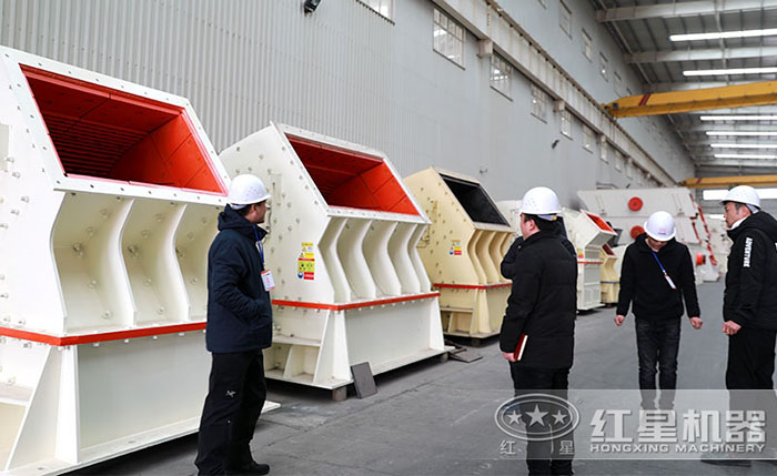 用戶來(lái)廠參觀試機(jī)